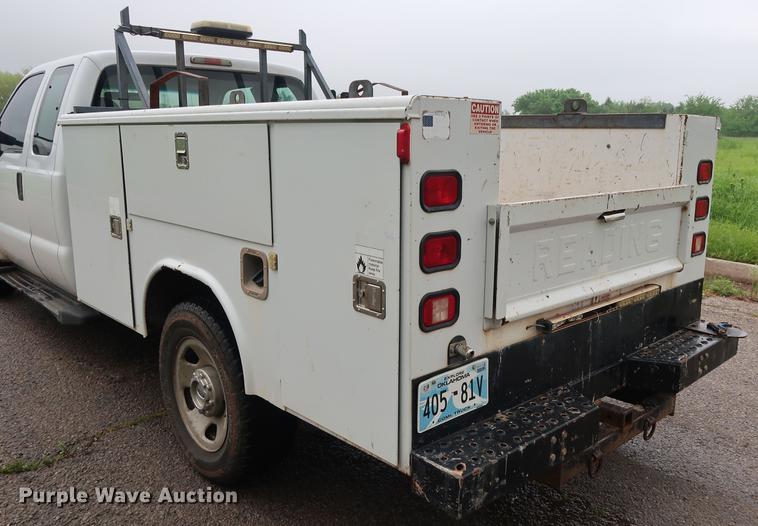 image for item DG3428 2008 Ford F350 Super Duty XL SuperCab utility bed pickup truck
