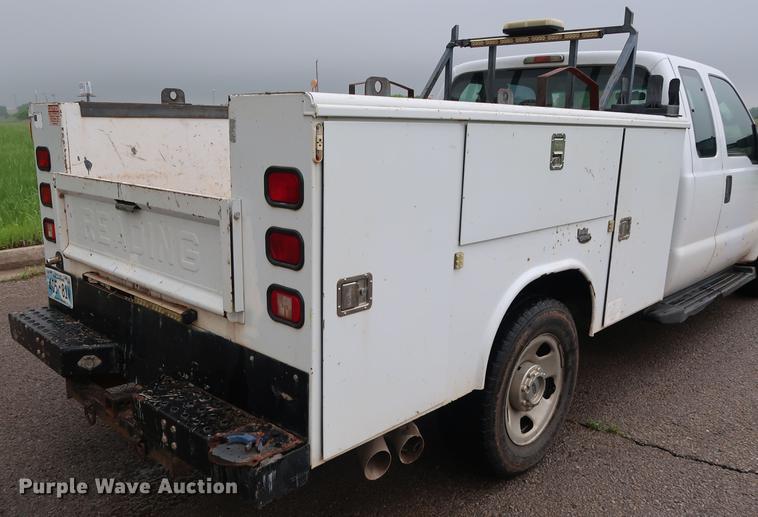 image for item DG3428 2008 Ford F350 Super Duty XL SuperCab utility bed pickup truck