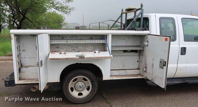 image for item DG3428 2008 Ford F350 Super Duty XL SuperCab utility bed pickup truck