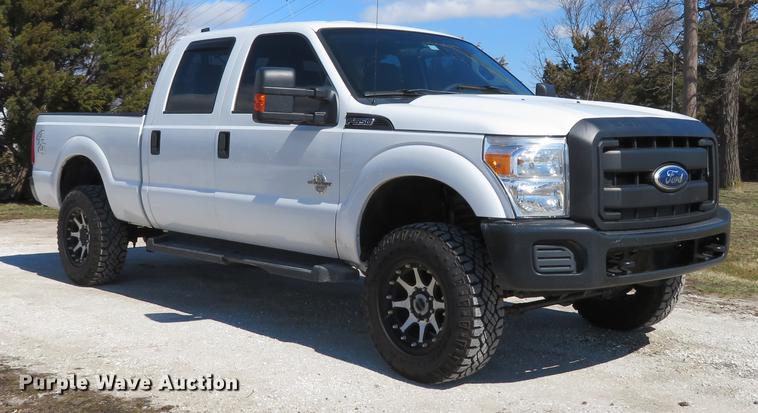 image for item DG3906 2011 Ford F350 Super Duty XL Crew Cab pickup truck