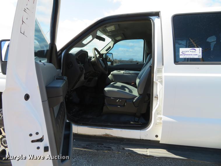 image for item DG3906 2011 Ford F350 Super Duty XL Crew Cab pickup truck