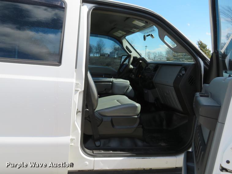 image for item DG3906 2011 Ford F350 Super Duty XL Crew Cab pickup truck