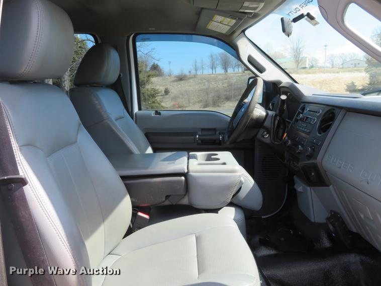 image for item DG3906 2011 Ford F350 Super Duty XL Crew Cab pickup truck