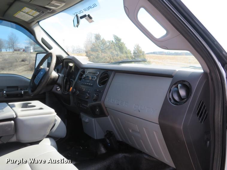 image for item DG3906 2011 Ford F350 Super Duty XL Crew Cab pickup truck