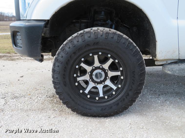 image for item DG3906 2011 Ford F350 Super Duty XL Crew Cab pickup truck