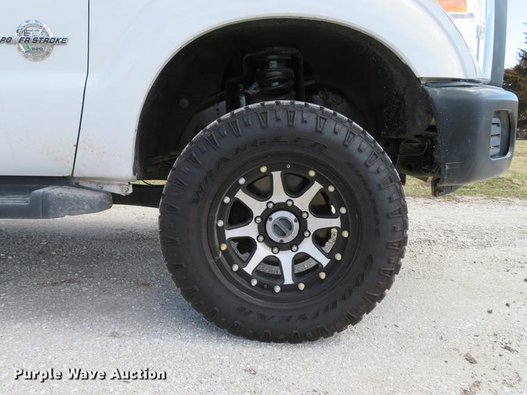 image for item DG3906 2011 Ford F350 Super Duty XL Crew Cab pickup truck