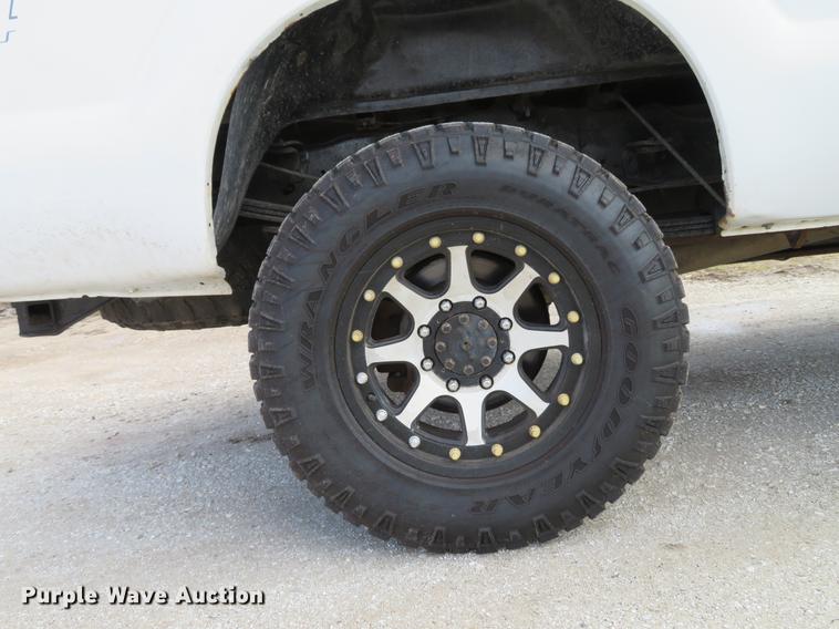 image for item DG3906 2011 Ford F350 Super Duty XL Crew Cab pickup truck