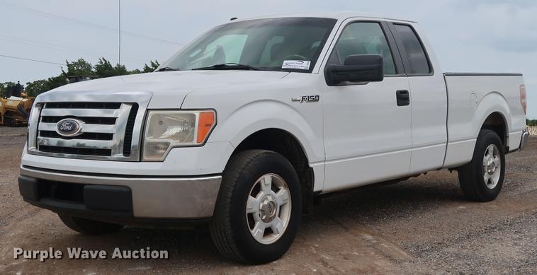 image for item DG4000 2010 Ford F150 XLT SuperCab pickup truck
