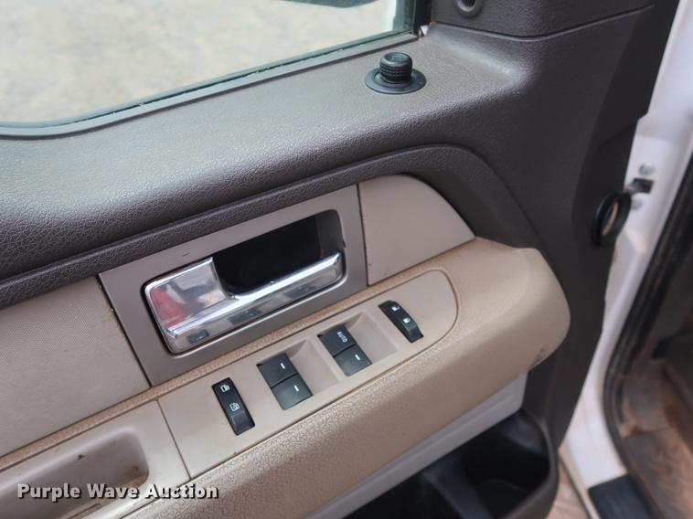 image for item DG4000 2010 Ford F150 XLT SuperCab pickup truck