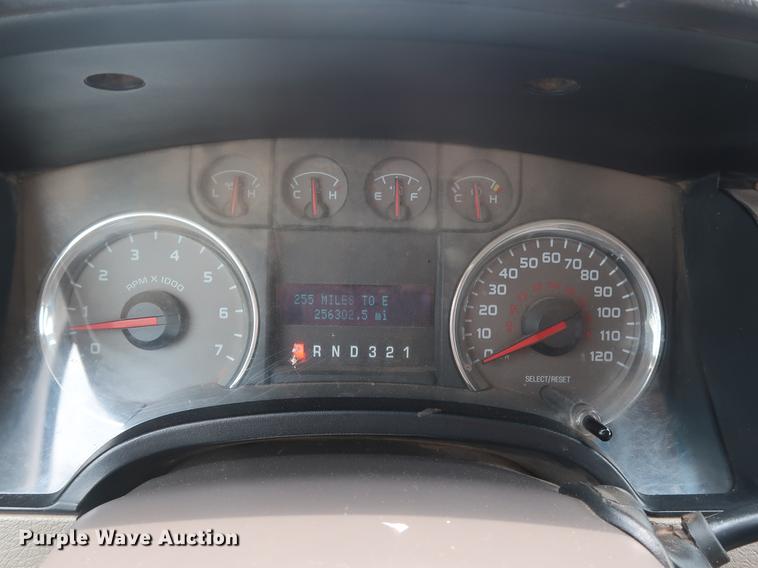 image for item DG4000 2010 Ford F150 XLT SuperCab pickup truck