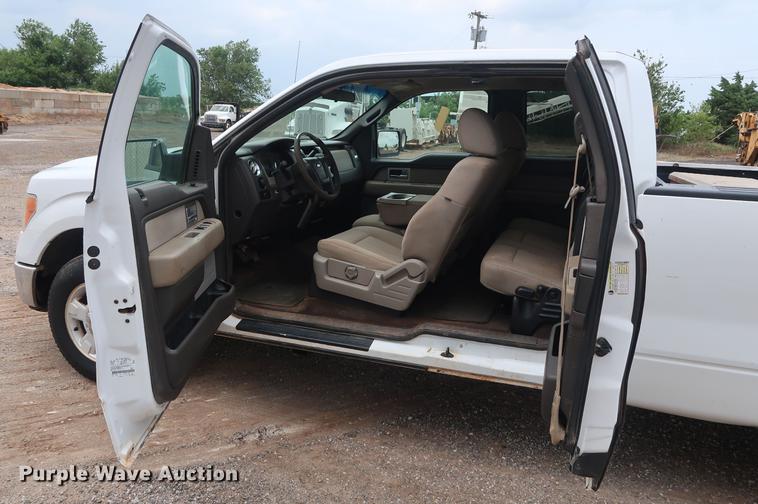 image for item DG4000 2010 Ford F150 XLT SuperCab pickup truck