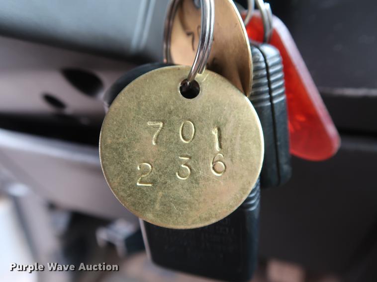 image for item DG4000 2010 Ford F150 XLT SuperCab pickup truck