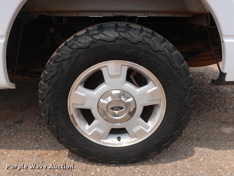 image for item DG4001 2014 Ford F150 XLT SuperCab pickup truck