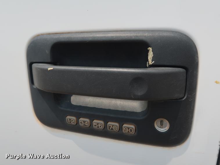 image for item DG4001 2014 Ford F150 XLT SuperCab pickup truck