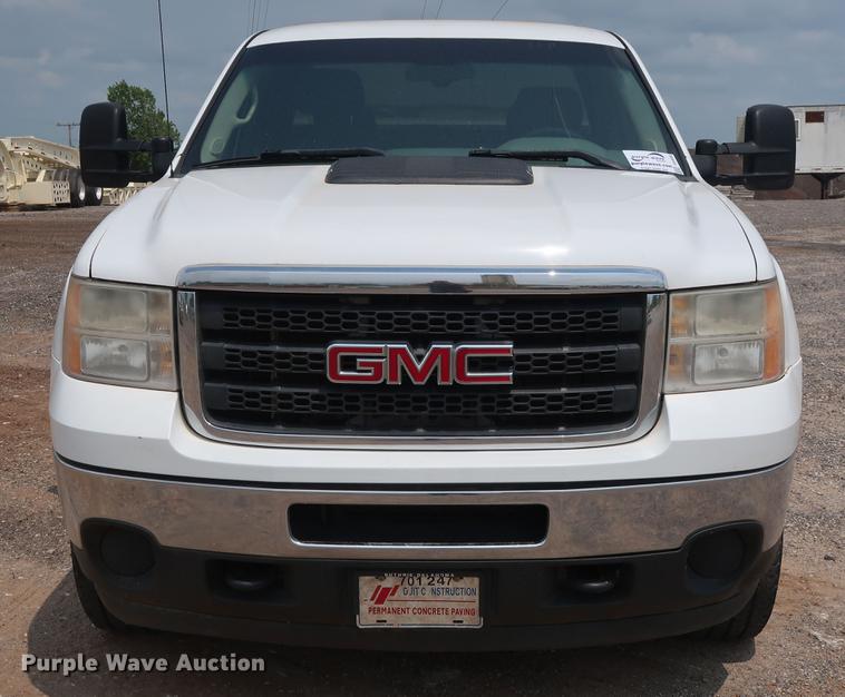 image for item DG4002 2011 GMC Sierra 2500HD Ext. Cab pickup truck