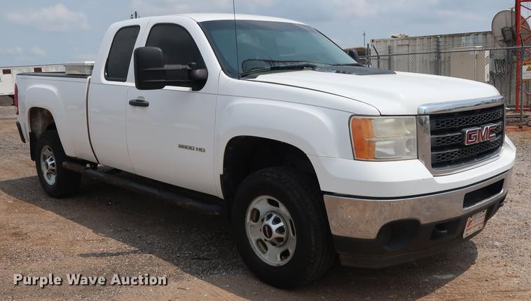 image for item DG4002 2011 GMC Sierra 2500HD Ext. Cab pickup truck