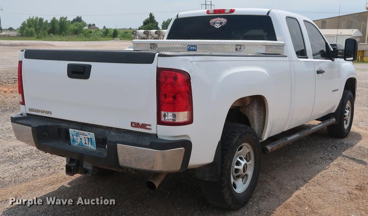 image for item DG4002 2011 GMC Sierra 2500HD Ext. Cab pickup truck