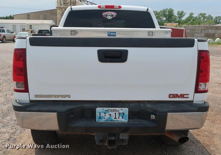 image for item DG4002 2011 GMC Sierra 2500HD Ext. Cab pickup truck