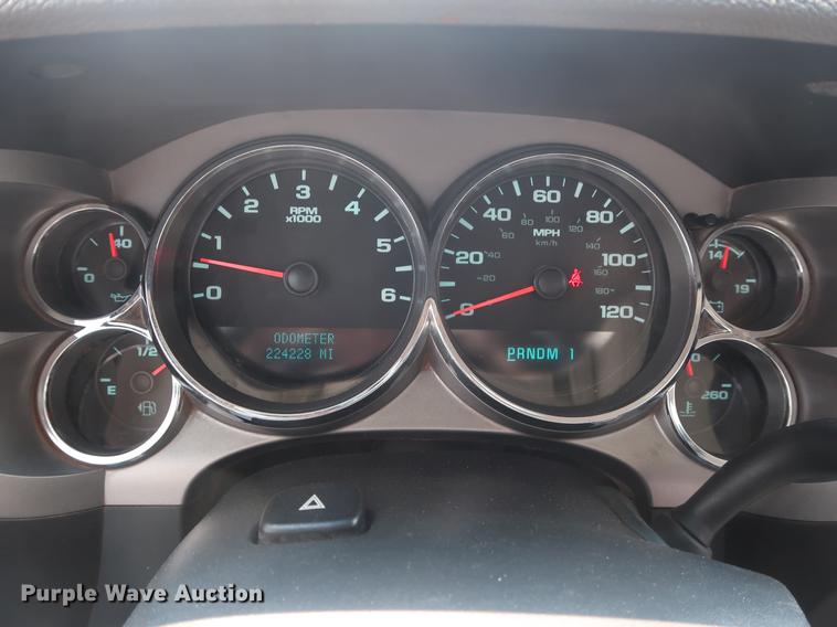 image for item DG4002 2011 GMC Sierra 2500HD Ext. Cab pickup truck