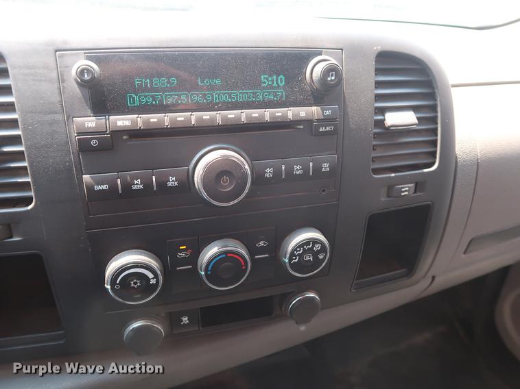 image for item DG4002 2011 GMC Sierra 2500HD Ext. Cab pickup truck