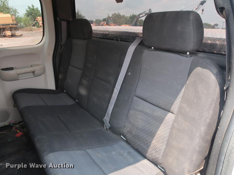 image for item DG4002 2011 GMC Sierra 2500HD Ext. Cab pickup truck