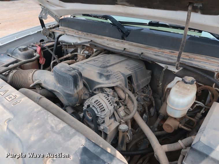 image for item DG4002 2011 GMC Sierra 2500HD Ext. Cab pickup truck