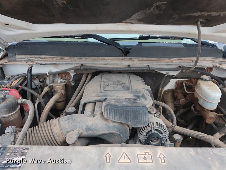 image for item DG4002 2011 GMC Sierra 2500HD Ext. Cab pickup truck