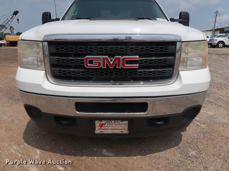 image for item DG4002 2011 GMC Sierra 2500HD Ext. Cab pickup truck
