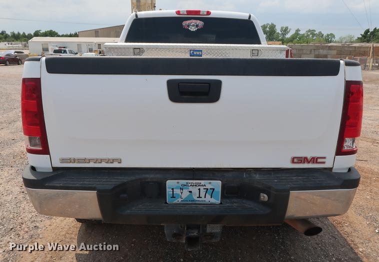 image for item DG4002 2011 GMC Sierra 2500HD Ext. Cab pickup truck