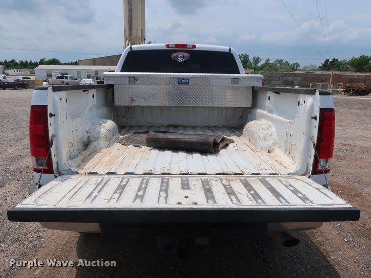 image for item DG4002 2011 GMC Sierra 2500HD Ext. Cab pickup truck