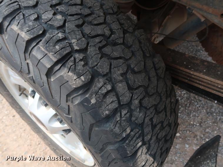 image for item DG4002 2011 GMC Sierra 2500HD Ext. Cab pickup truck