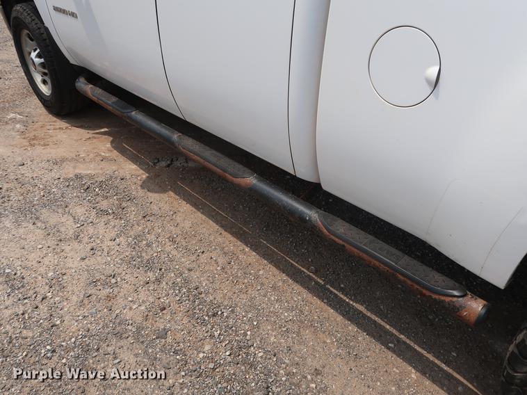 image for item DG4002 2011 GMC Sierra 2500HD Ext. Cab pickup truck