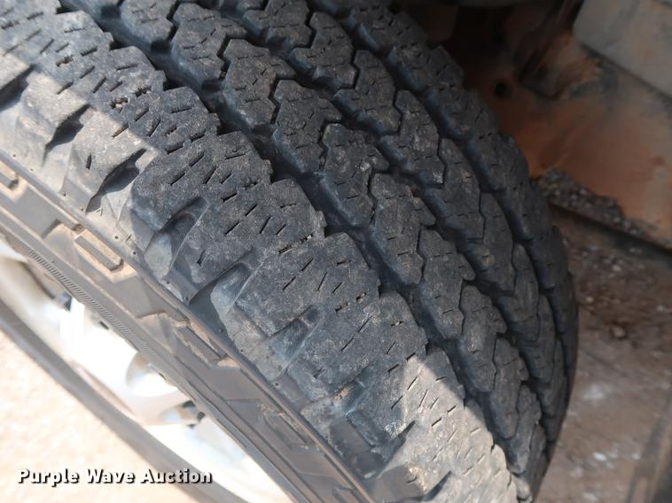 image for item DG4002 2011 GMC Sierra 2500HD Ext. Cab pickup truck