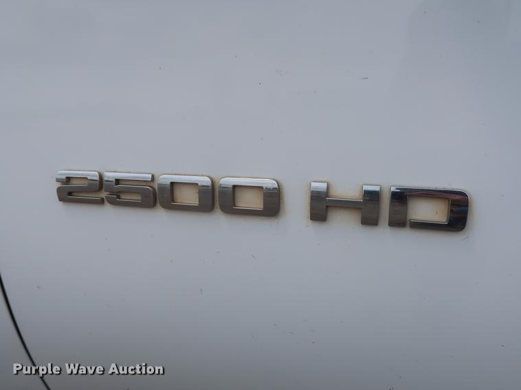 image for item DG4002 2011 GMC Sierra 2500HD Ext. Cab pickup truck