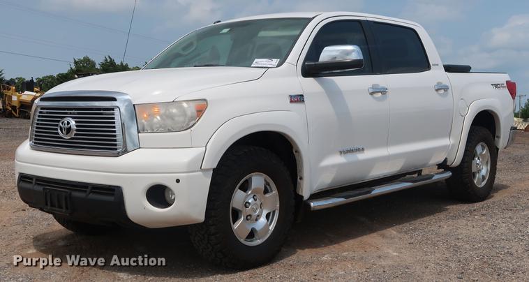 image for item DG4004 2011 Toyota Tundra Limited CrewMax pickup truck
