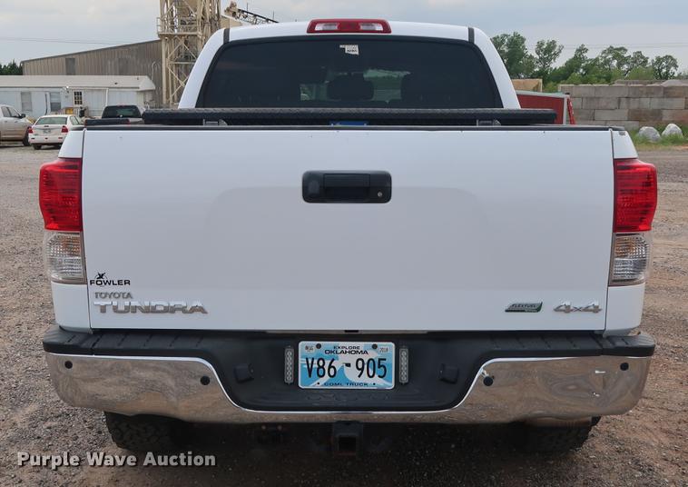 image for item DG4004 2011 Toyota Tundra Limited CrewMax pickup truck