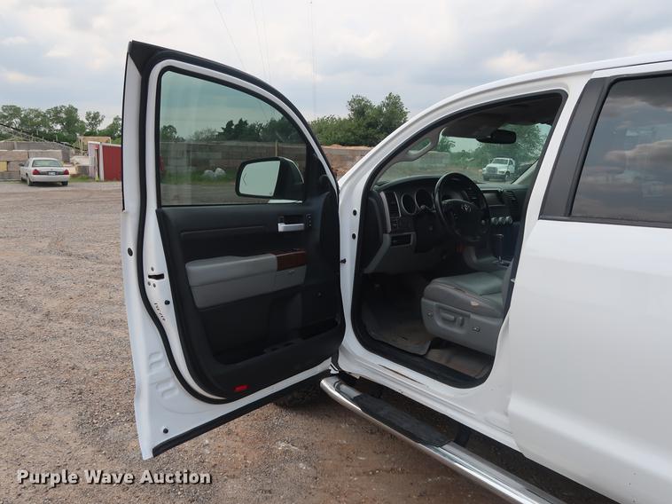 image for item DG4004 2011 Toyota Tundra Limited CrewMax pickup truck