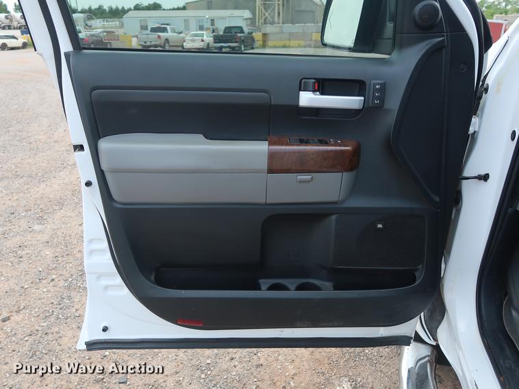 image for item DG4004 2011 Toyota Tundra Limited CrewMax pickup truck