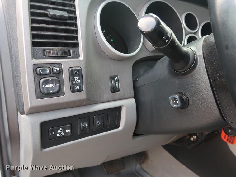 image for item DG4004 2011 Toyota Tundra Limited CrewMax pickup truck