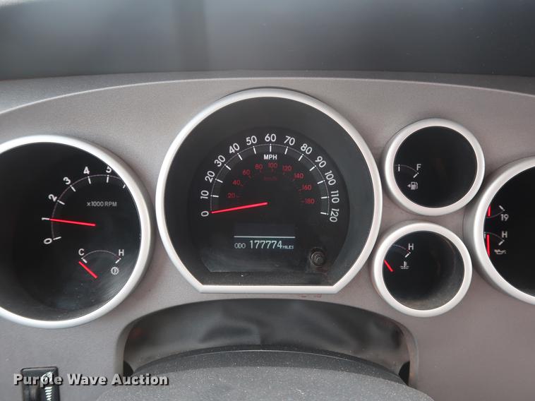 image for item DG4004 2011 Toyota Tundra Limited CrewMax pickup truck