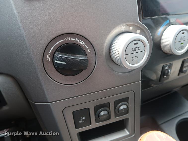 image for item DG4004 2011 Toyota Tundra Limited CrewMax pickup truck