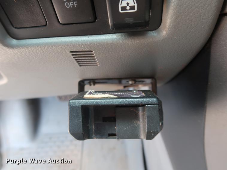 image for item DG4004 2011 Toyota Tundra Limited CrewMax pickup truck