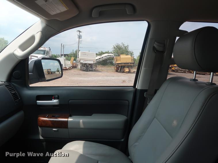 image for item DG4004 2011 Toyota Tundra Limited CrewMax pickup truck