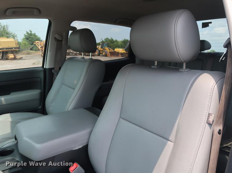 image for item DG4004 2011 Toyota Tundra Limited CrewMax pickup truck