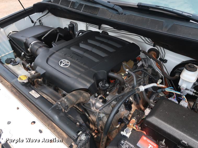 image for item DG4004 2011 Toyota Tundra Limited CrewMax pickup truck