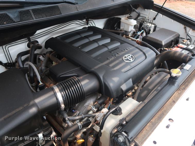 image for item DG4004 2011 Toyota Tundra Limited CrewMax pickup truck