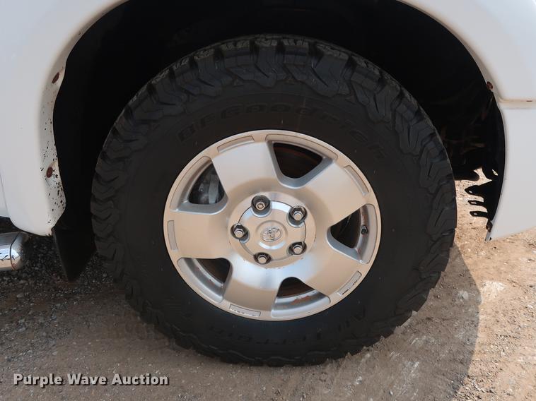 image for item DG4004 2011 Toyota Tundra Limited CrewMax pickup truck