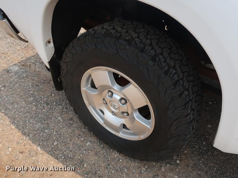 image for item DG4004 2011 Toyota Tundra Limited CrewMax pickup truck