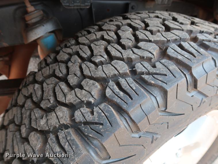 image for item DG4004 2011 Toyota Tundra Limited CrewMax pickup truck