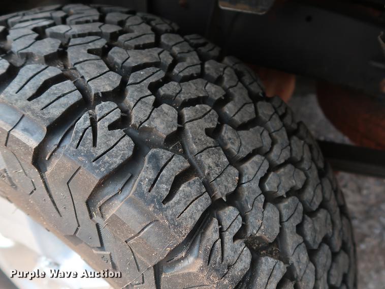 image for item DG4004 2011 Toyota Tundra Limited CrewMax pickup truck